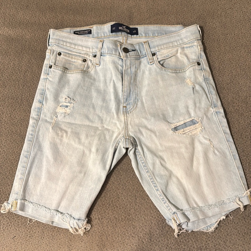 Never worn. New without tags. Hollister men’s jean shorts